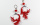 boucles d'oreilles inspiration corail en broderie sur organza rouge sur une créole pendante, perle à facette rouge, montée sur une dormeuse en argent