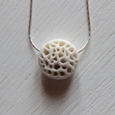 collier pendentif en porcelaine, inspiration corail rond, sur chaîne en argent